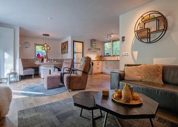 Lovely On The Edge Of The Forest Ferienhaus